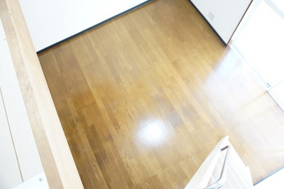 Living and room. Bright grain of the flooring is also coordinated with the furniture is ◎