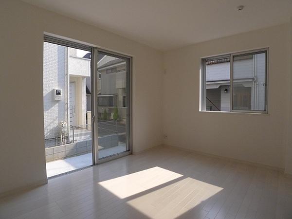 Non-living room. 1 Building