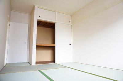 Living and room. Your child is also favorite tatami rooms