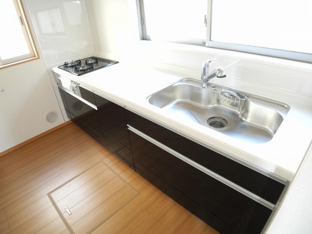 Kitchen. Indoor (11 May 2013) Shooting