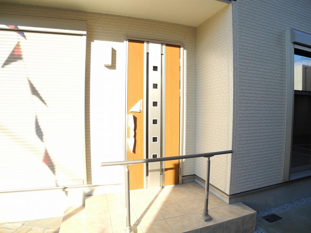 Entrance. Local (11 May 2013) Shooting