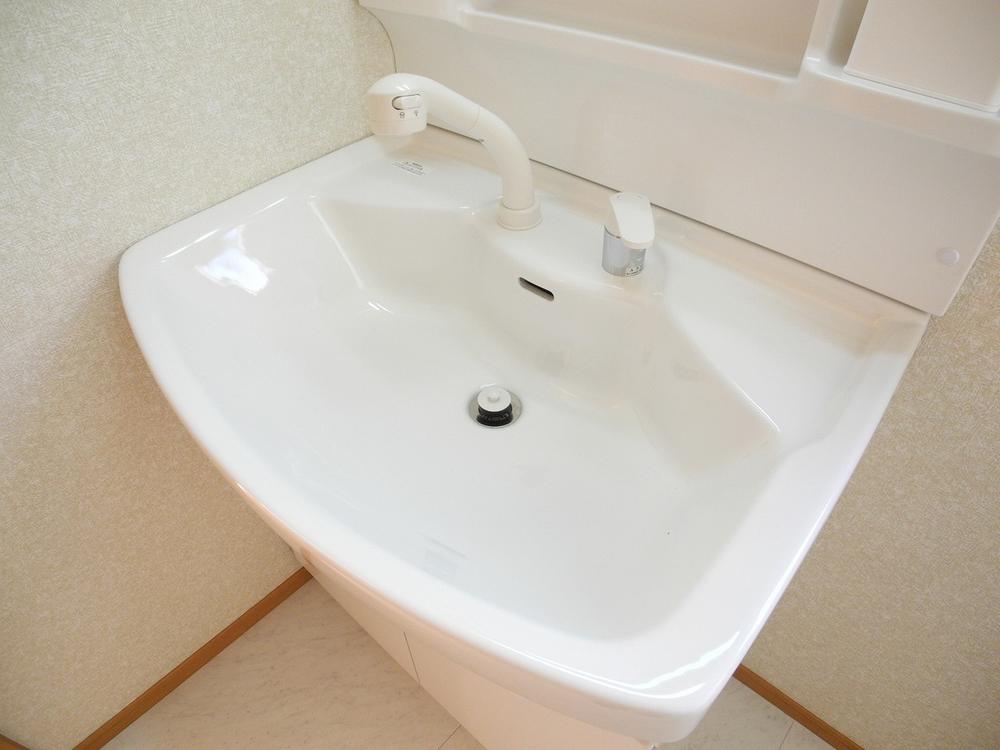 Wash basin, toilet. Indoor (11 May 2013) Shooting