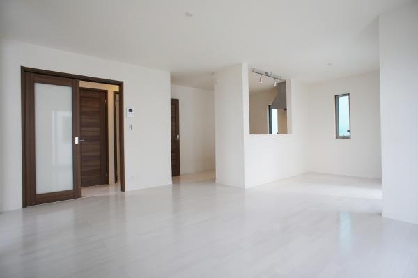 Living. Spacious LDK 18.0 Pledge! The nature and gather space of the family!