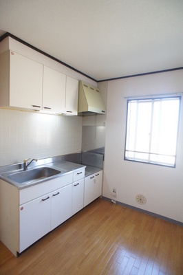 Kitchen. Gas stove is installed Allowed (10,000 yen in hardware store ~ In selling has)