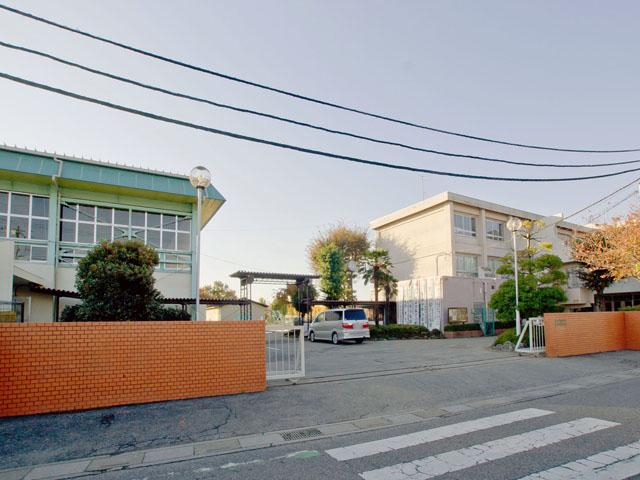 Junior high school. Kasukabe Municipal Toyoharu until junior high school 1016m