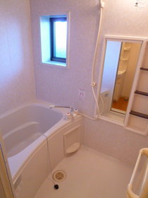 Bath. Bathroom (with ventilation window)