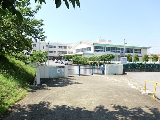 Primary school. Kasukabe 650m up to municipal Nakano Elementary School