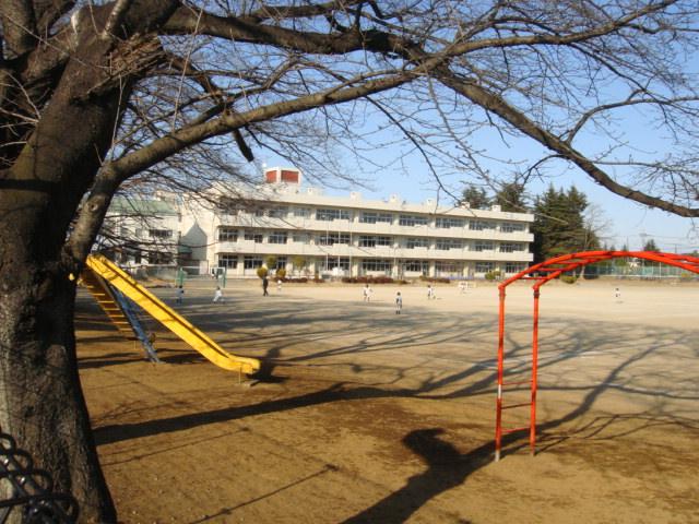 Primary school. Sakuragawa 600m up to elementary school