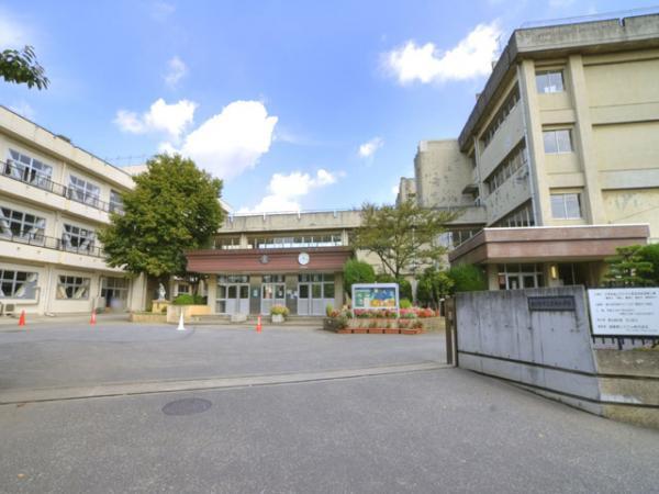 Primary school. Toyono until elementary school 1400m