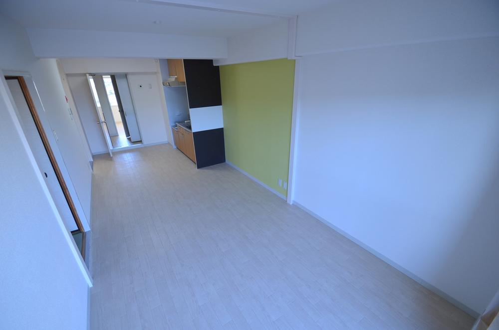 Living. Local (12 May 2013) Shooting