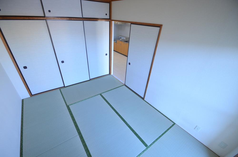 Non-living room. Local (12 May 2013) Shooting