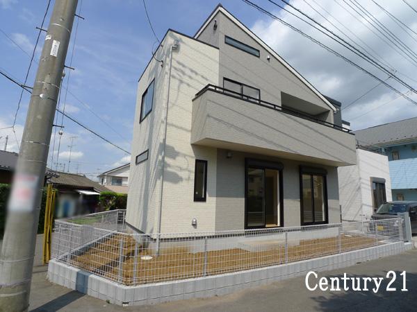 Local appearance photo. Building 3