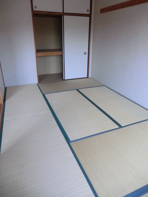 Other. Spacious 7.3 quires of Japanese-style room.