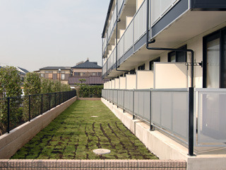 Building appearance. It has a balcony