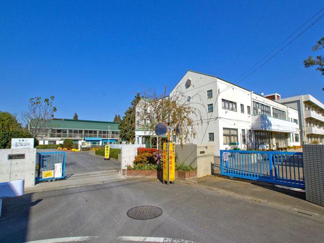 Primary school. Kasukabe Municipal Sakuragawa to elementary school 1099m