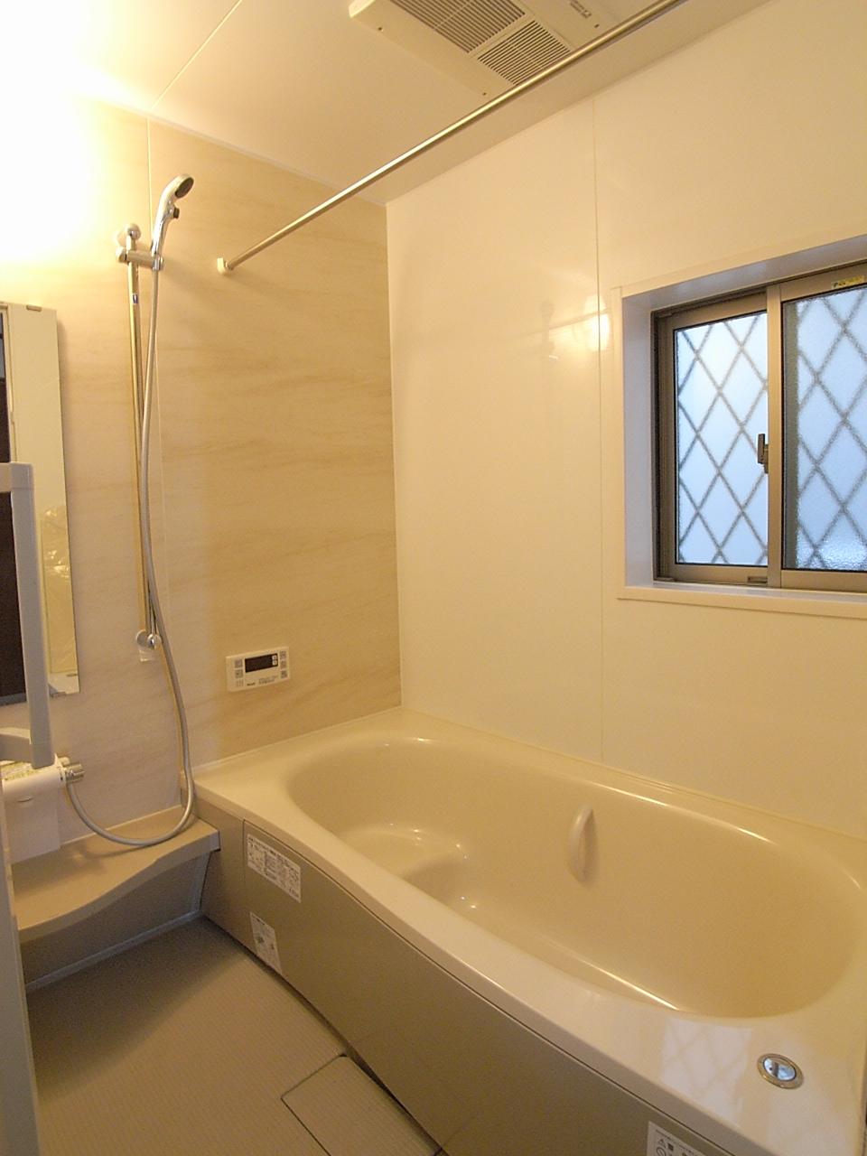 Bathroom. Hitotsubo bath with bathroom drying function