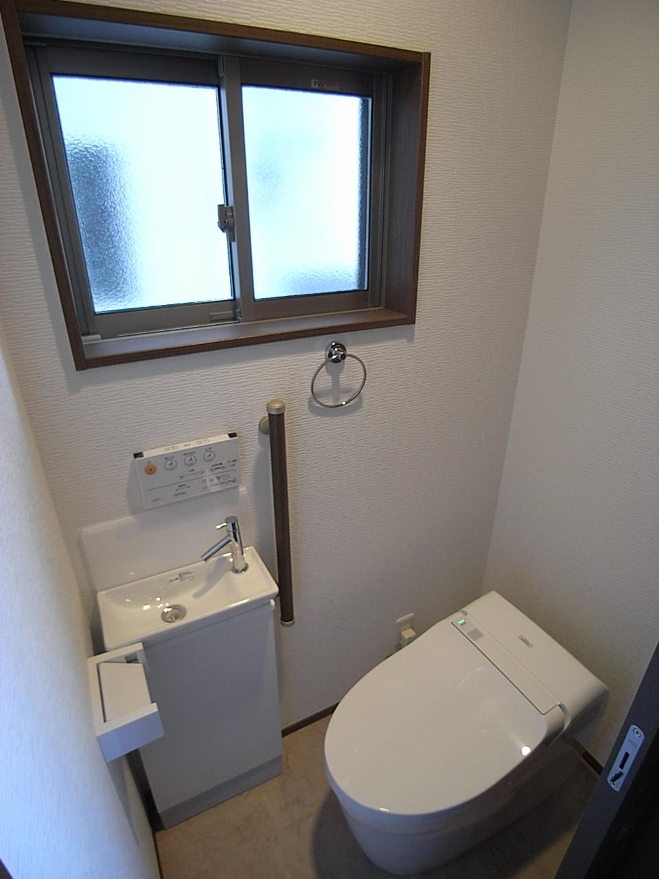 Toilet. Second floor toilet is tankless ・ It is fashionable and hand washing