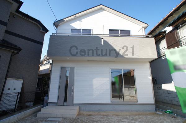 Local appearance photo. Building 3