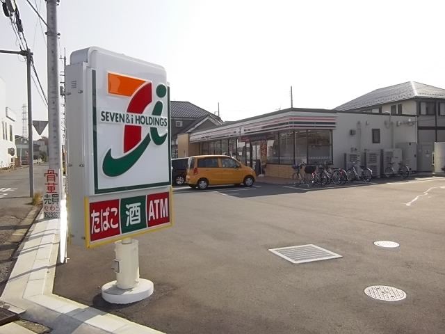 Convenience store. Seven-Eleven Kasukabe Toyomachi 6-chome up (convenience store) 428m