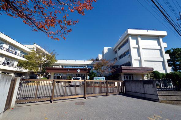Primary school. Toyono until elementary school 540m