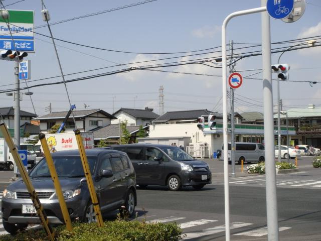 Convenience store. 749m to FamilyMart Kasukabe Kasukabe shop