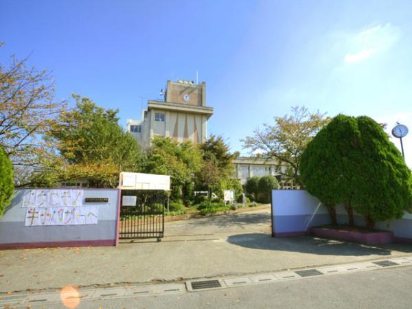 Primary school. 1010m Kasukabe Municipal Ushijima elementary school to elementary school
