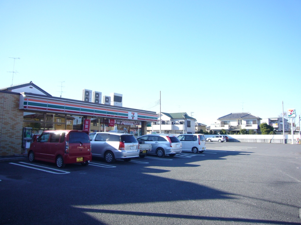 Convenience store. Seven-Eleven Showa Nishikananoi store up (convenience store) 876m