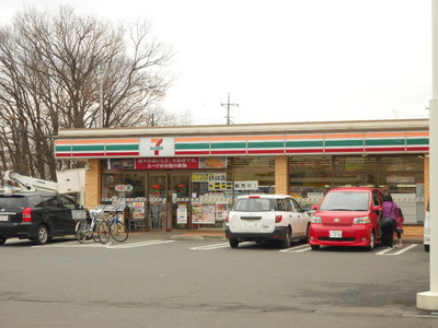 Convenience store. 417m to Seven-Eleven (convenience store)