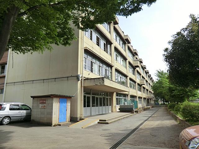 Junior high school. 828m to Kawagoe Municipal Terao Junior High School