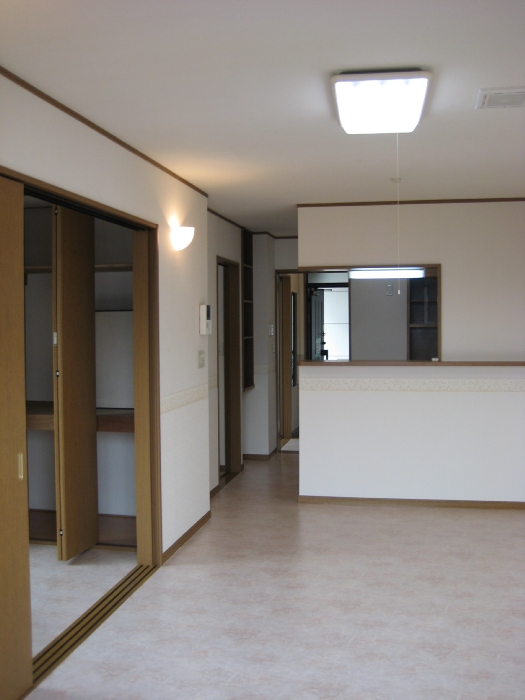 Living and room. Spacious LDK12 tatami