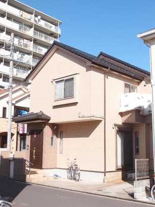 Local appearance photo. Building appearance. October 2005 Built. It is one section of the development subdivision of all 34 compartments.