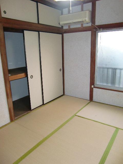 Receipt. Japanese-style room 6 tatami storage