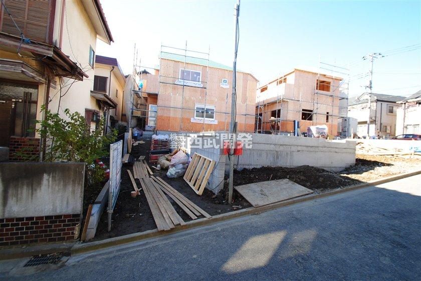 Local photos, including front road. Local (12 May 2013) Shooting