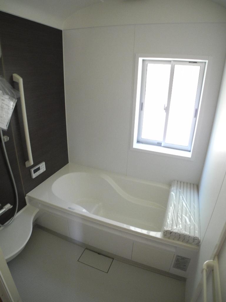 Bathroom. Indoor (11 May 2013) Shooting