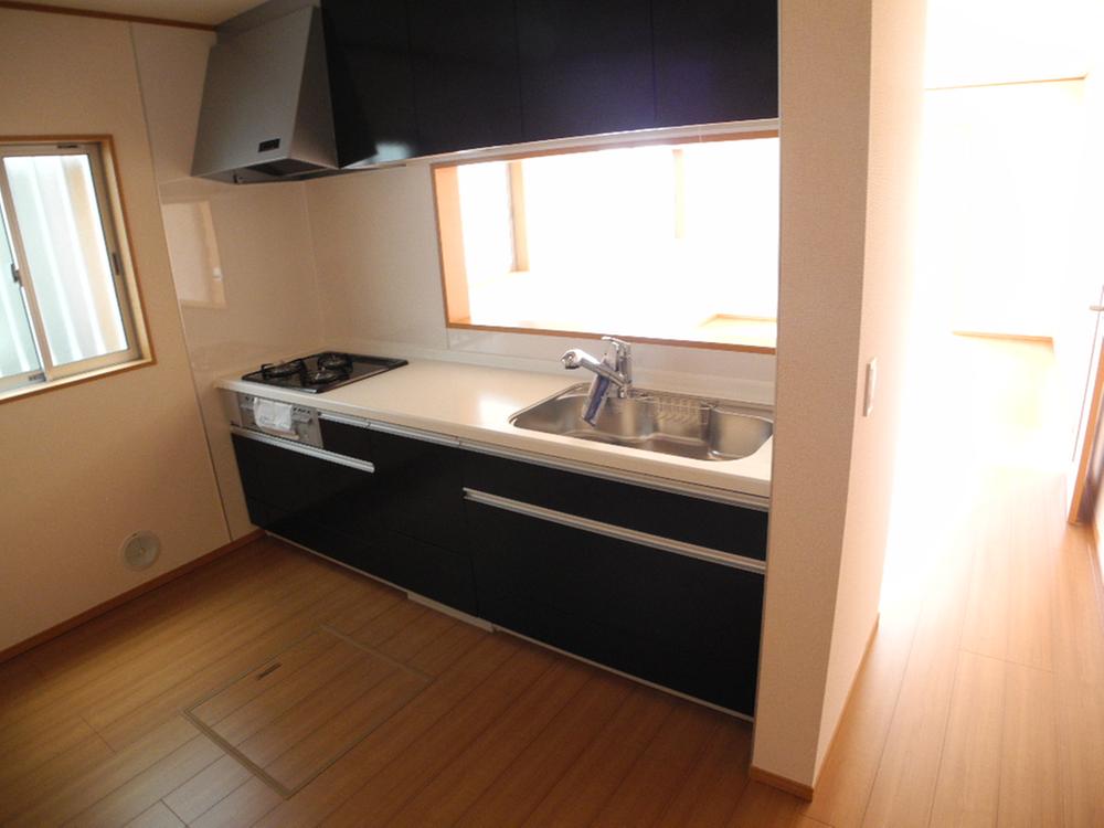 Kitchen. Indoor (11 May 2013) Shooting