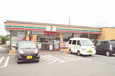 Convenience store. Seven-Eleven Kawagoe Kozutsumi store up (convenience store) 815m