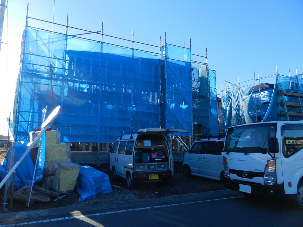 Local appearance photo. Local (12 May 2013) Shooting