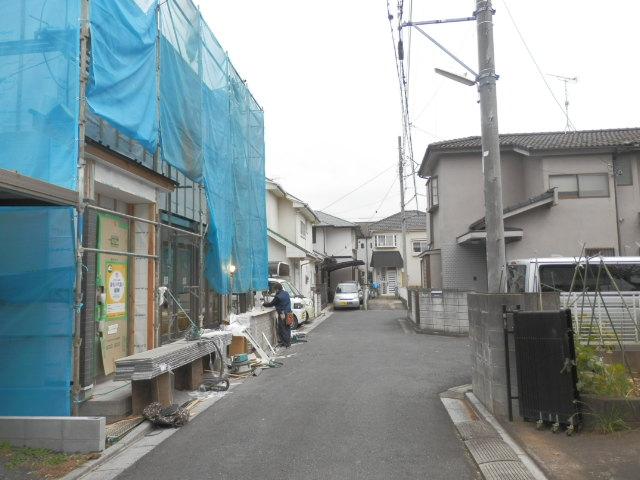 Local photos, including front road. Local (11 May 2013) Shooting