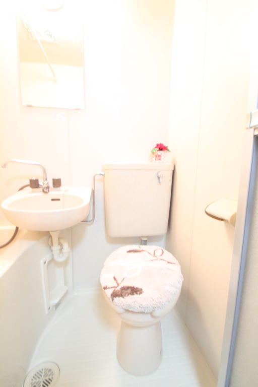Toilet. Apamanshop Tsurugashima shop TEL: 049-233-7511