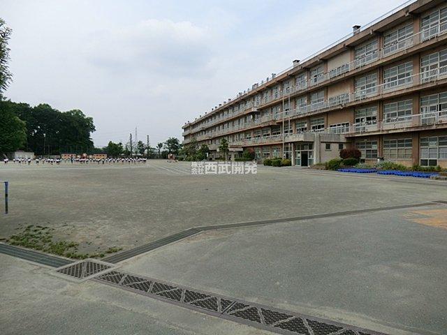 Primary school. 1600m to Fukuhara elementary school