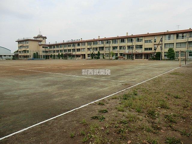 Junior high school. 1500m to Fukuhara junior high school