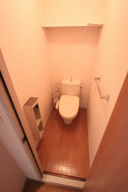Toilet.  ■ Same apartment It is similar renovation photo