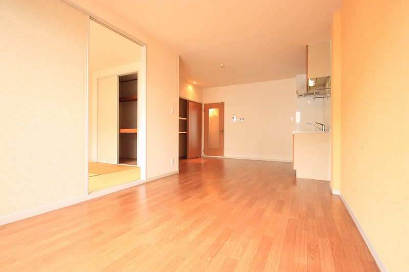 Living and room.  ■ Same apartment It is similar renovation photo