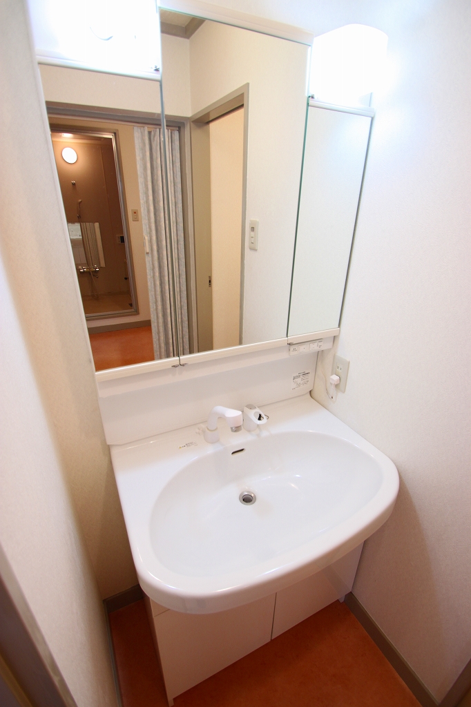 Washroom.  ■ Same apartment It is similar to photo