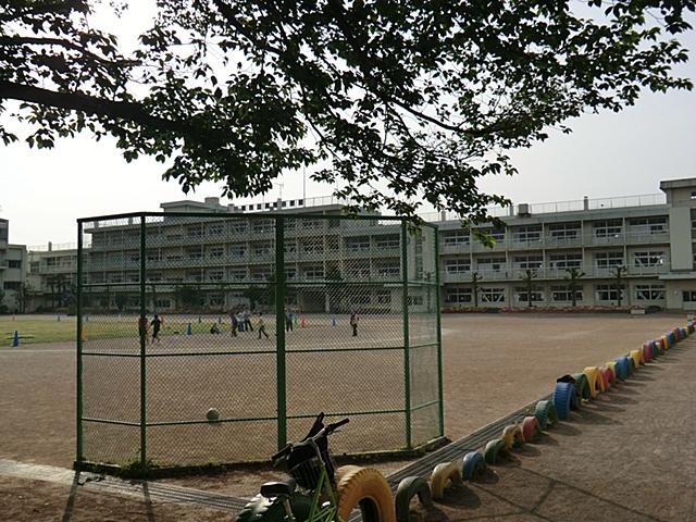 Primary school. 930m to Kawagoe City higher-order Elementary School
