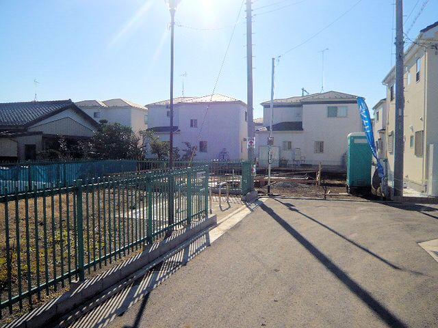 Local appearance photo. 12 / 12 shooting Shooting from the adjacent park