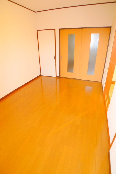 Living and room. Flooring