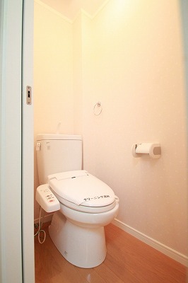 Toilet. Same building ・ It is a photograph of another room.