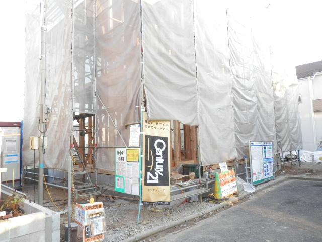 Local photos, including front road. Local (12 May 2013) Shooting