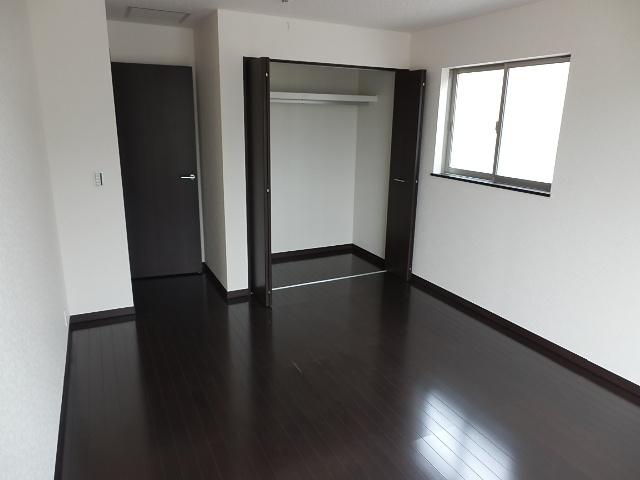 Same specifications photos (Other introspection). Same specifications